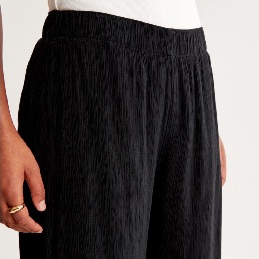 Crinkle Textured Pull-On Pant